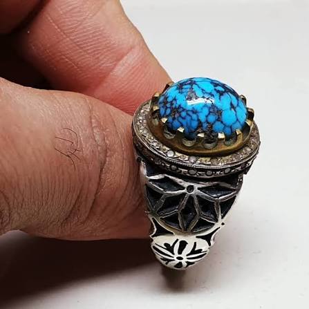 تصویر 3 از سنگ فیروزه تار عنکبوتی زیبا با بافتی منحصر به فرد